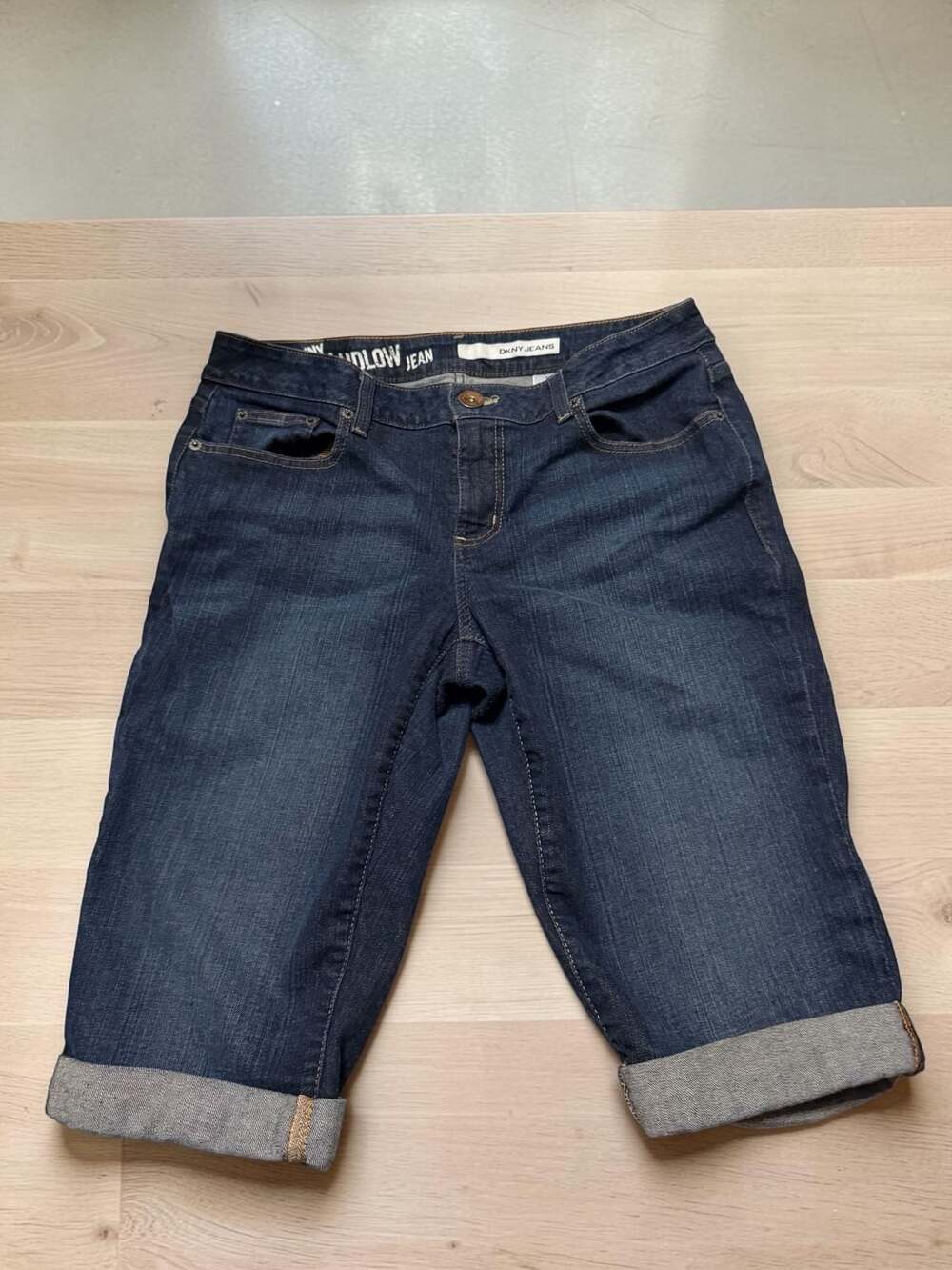 DKNY Jeans Ludlow Denim Cuffed Bermuda Shorts Size 12